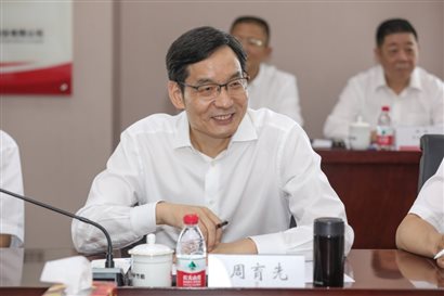 集團(tuán)黨委書(shū)記、董事長(zhǎng)周育先指導(dǎo)工作